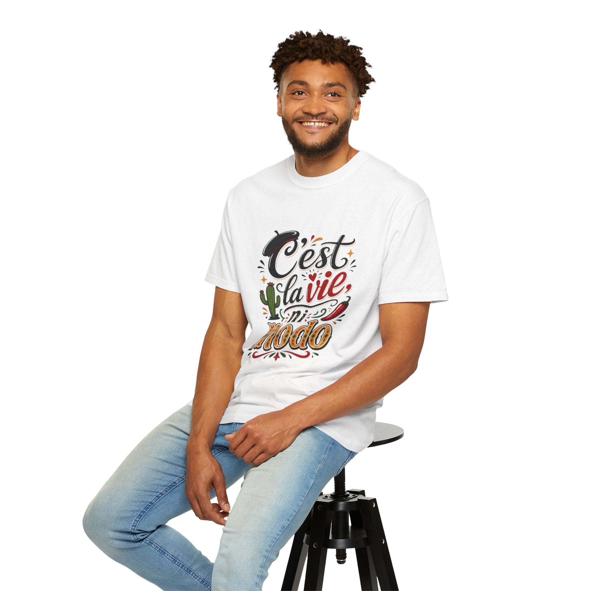 T-Shirt — "C'est la vie, ni modo" Spanish-English Phrase Tee with Cactus & Chili Design